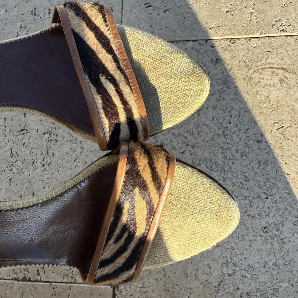 Vintage Max Mara Women's Zebra Print Ankle Strap Sandals 2005 - Picture 3 of 9